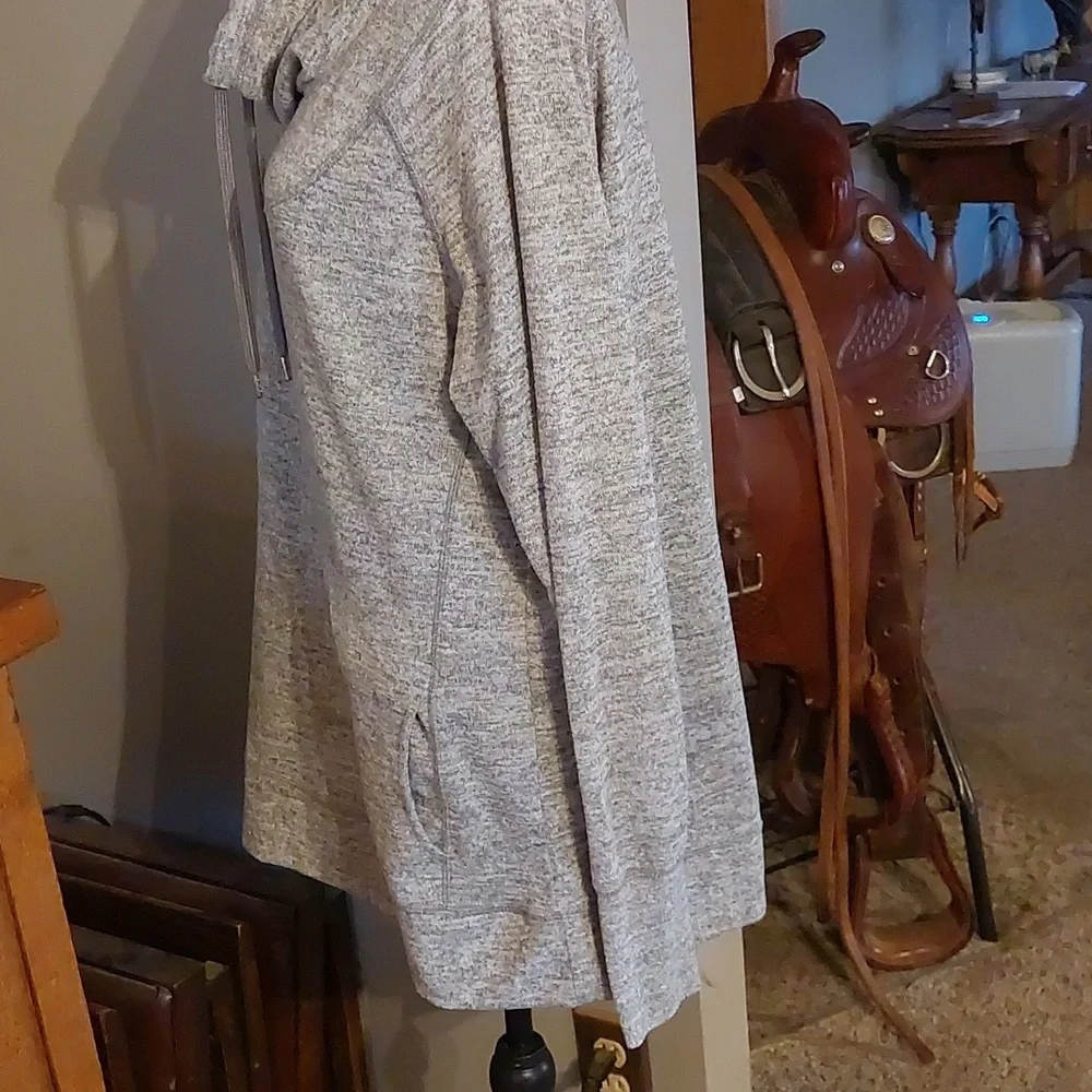 Pullover - Picture 3 of 3